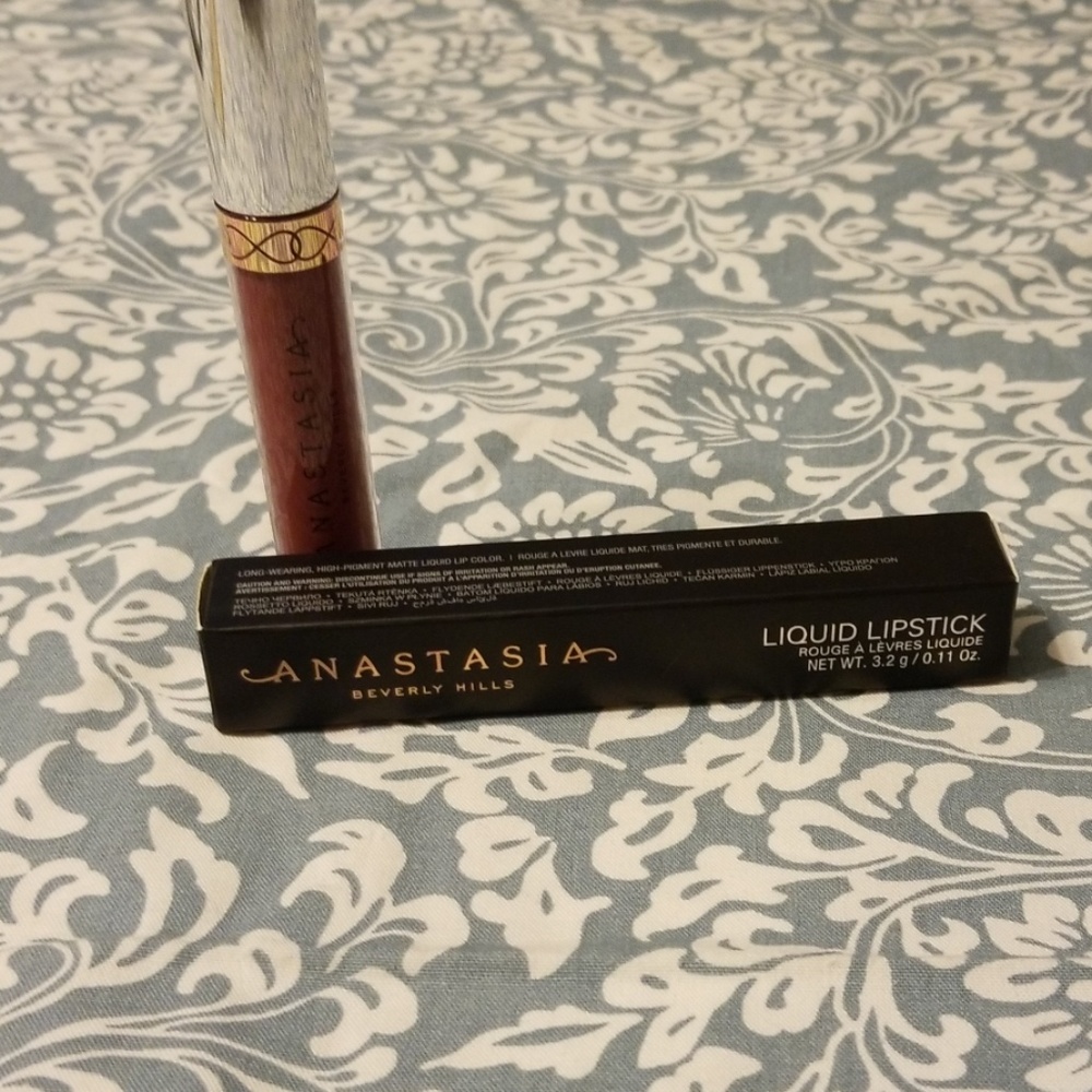 Clearance 🛍Anastasia Lipstick Trust Issues color